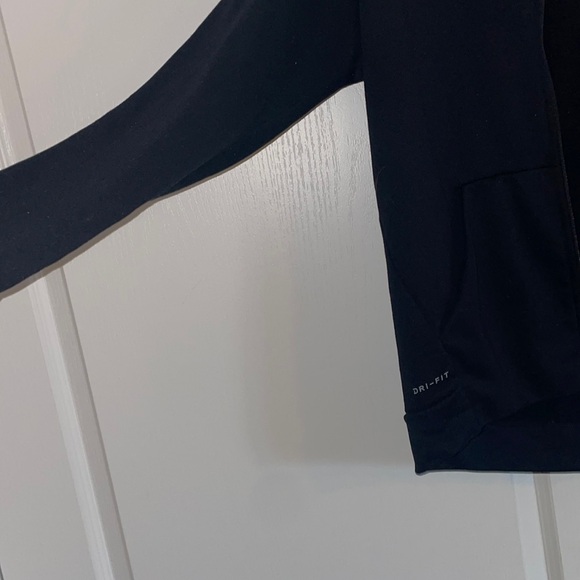 Men’s Nike sweater (SOLD) - Picture 3 of 6